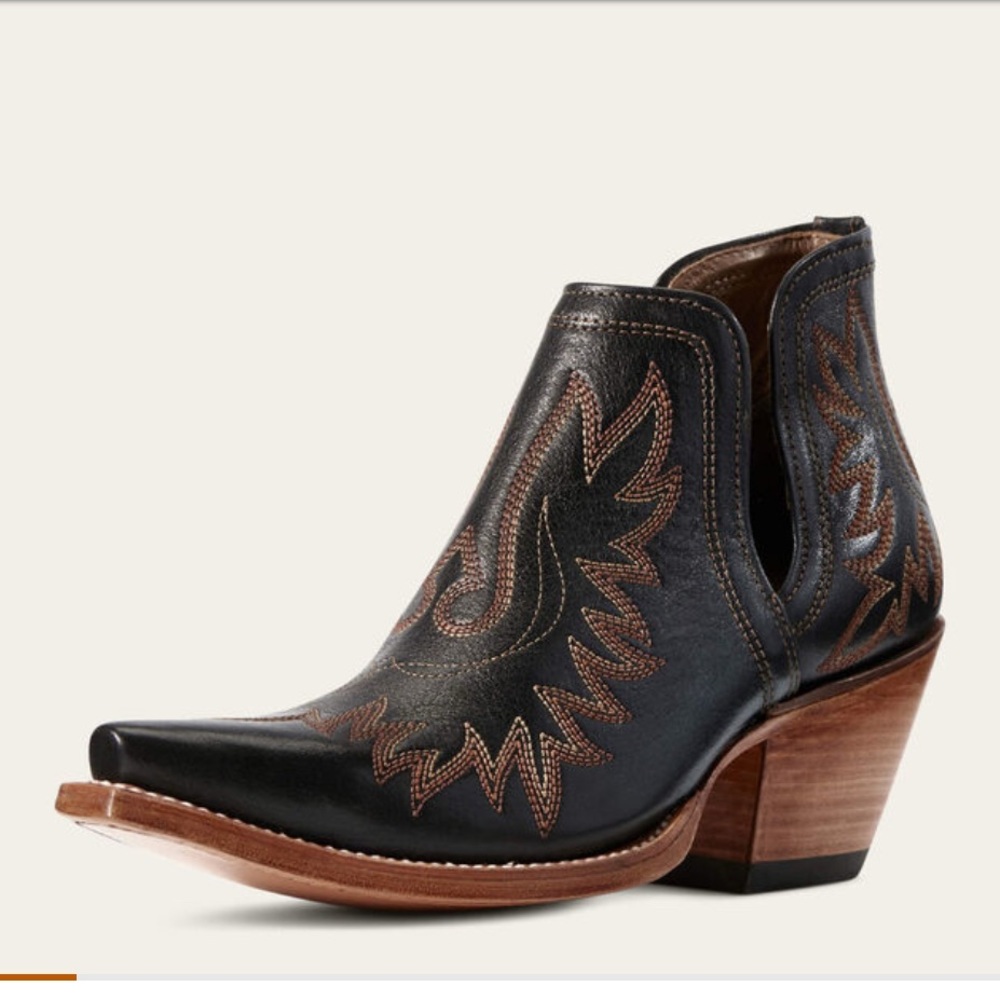 Ariat Dixon Brooklyn Black Western Ankle Booties NWT Sz 9